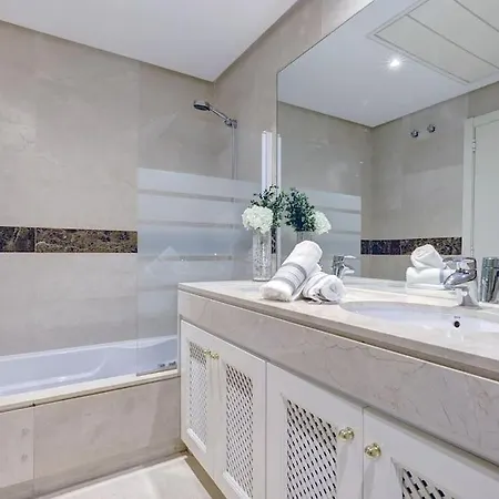 Exquisite 2 Bedroom Ground Floor In Benahavis Apartment *