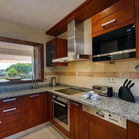 Exquisite 2 Bedroom Ground Floor In Benahavis Estepona