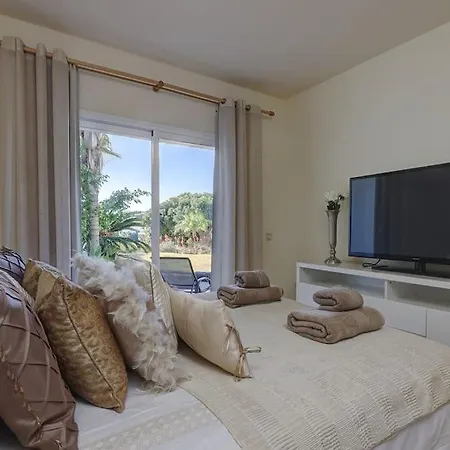 Exquisite 2 Bedroom Ground Floor In Benahavis Apartment *