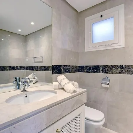 Apartment Exquisite 2 Bedroom Ground Floor In Benahavis Estepona