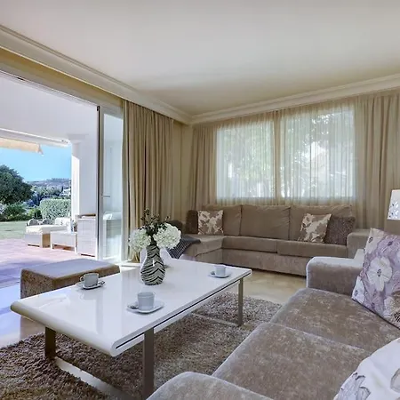 Exquisite 2 Bedroom Ground Floor In Benahavis Apartment Estepona