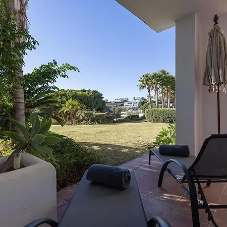 Apartment Exquisite 2 Bedroom Ground Floor In Benahavis Estepona