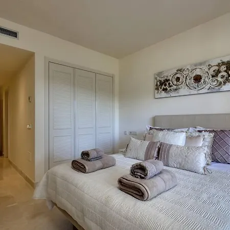 Apartment Exquisite 2 Bedroom Ground Floor In Benahavis *